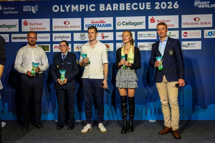 Foto (v. li.): Florian Unruh (Bogenschießen), Elisa Tartler (Bogenschießen) Marc Koch (Leichtathletik), Johanna Schikora (Flossenschwimmen) und Anton Finger wurden beim „Olympic BBQ“ für ihre Erfolge gewürdigt und aus dem Kreis der aktiven Athleten verabschiedet.